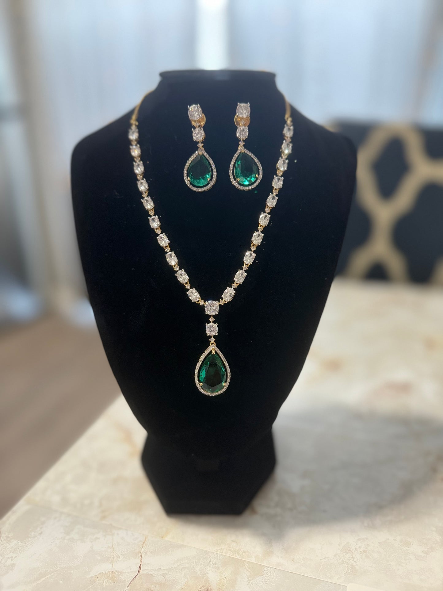 AD Pendant set with Earings