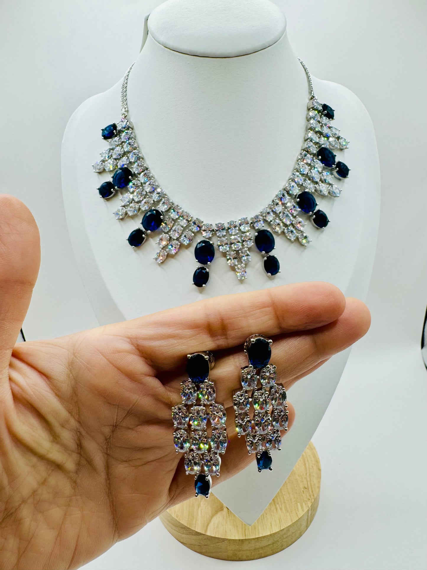 Collar Necklace
