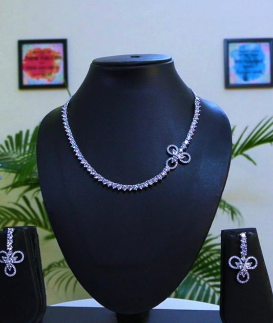 Collar Necklace