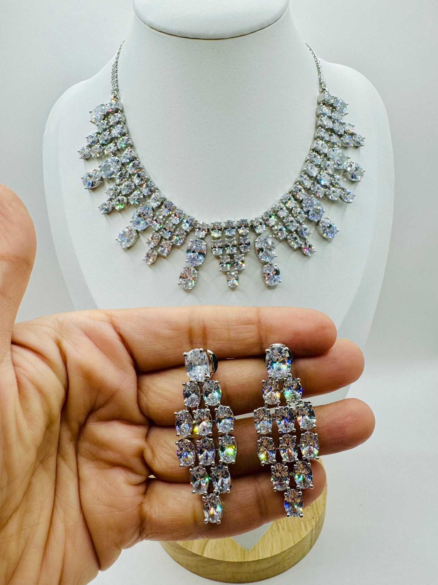 Collar Necklace