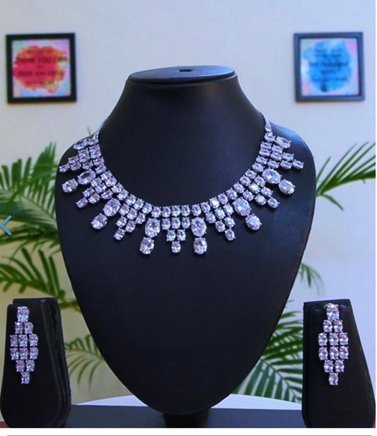 Collar Necklace